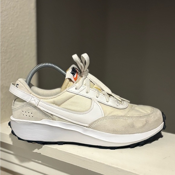 Nike Waffle Debut Shoes Womens Size 8.5 White Black Waffle Sole Suede DH9523-100 - Picture 2 of 11